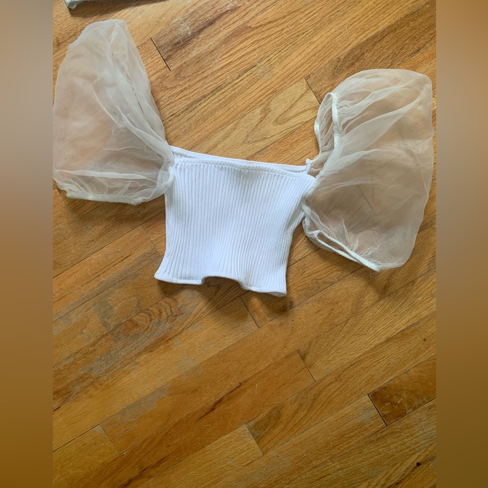 Zara White Puff-Sleeved Stretchy Crop Top